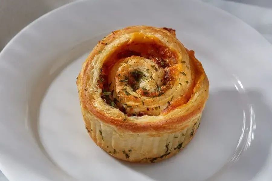 Bacon, Cheddar & House Roasted Tomato Duffeyroll